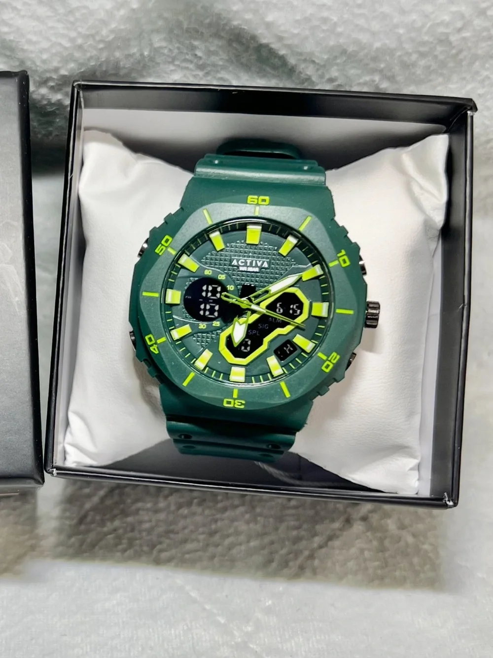 NEW! ACTIVA Men's Green Sport Watch with Neon Accents